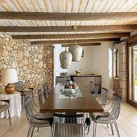 Luxe Cote Stay- Elegant