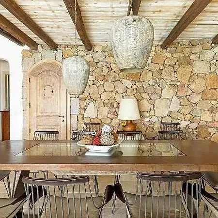 Luxe Cote Stay- Elegant Hotel